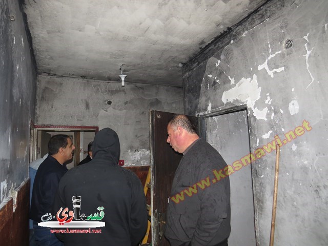  رئيس واعضاء البلدية يتفقدون البيت الذي اندلع به الحريق واصحاب الخير يتسابقون للمساعدة 